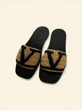 Woven Raffia Slide Sandals with Black V Accent